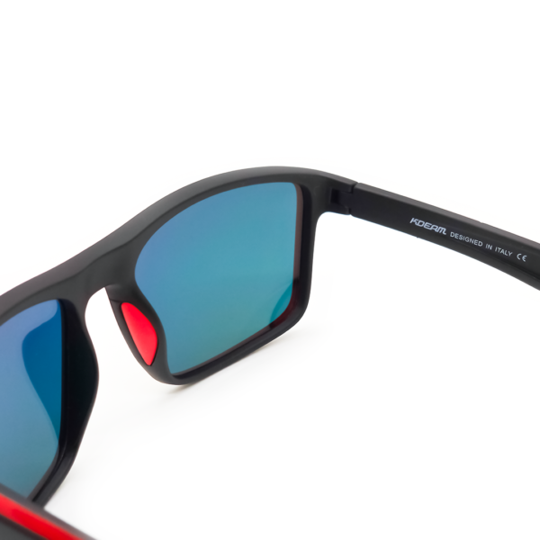 Polarized sunglass